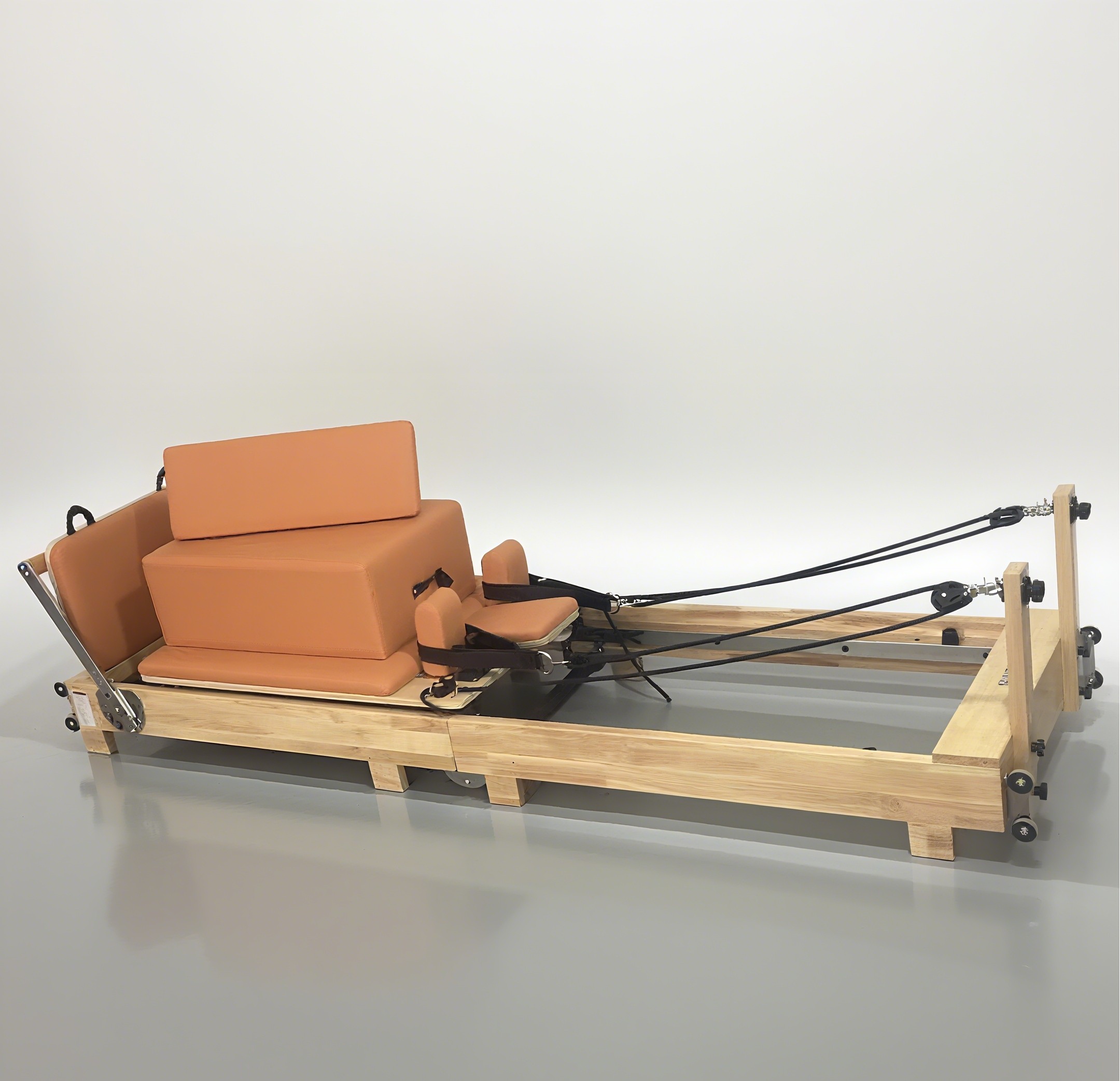 Pilates & Yoga Tina Fehrenbach - Foldable Oak Wood Pilates Reformer with